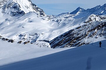 Cold but brilliant skiing, Val d'Isere - Centre