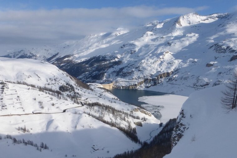 Cold but brilliant skiing, Val d'Isere - Centre