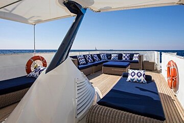 Relax onboard the Stalca