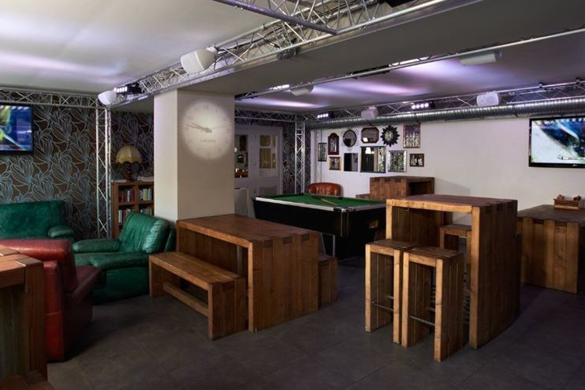 The Drop Inn Bar, Courchevel Le Praz interior