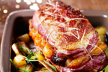 an image of Magret de canard au four in a dish