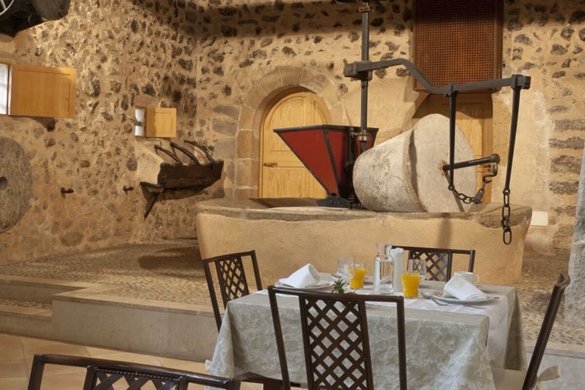 Alqueria Blanca Hotel , Bunyola dining room 