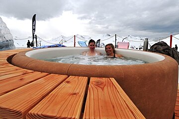 a hot tub in la plagne