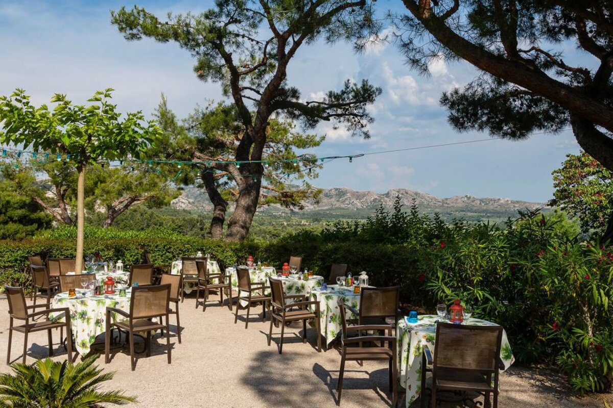 Le Mas d'Aigret Hotel, Les Baux hotel restaurant