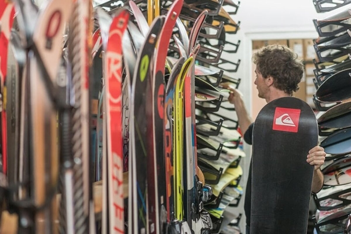 Skimium Tignes Val Claret Ski Hire, Tignes - Val Claret shop interior