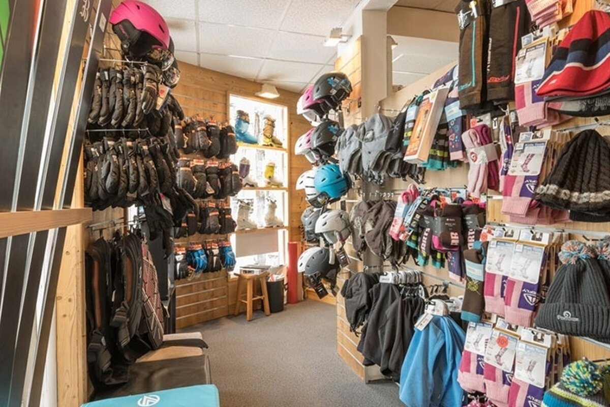 Skimium Tignes Val Claret Ski Hire, Tignes - Val Claret shop interior