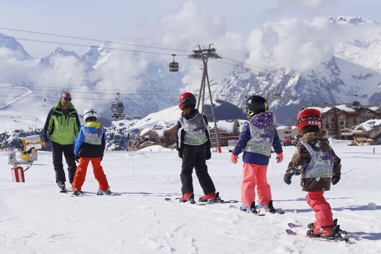 About ski & snowboard lessons in Alpe d'Huez kids lessons