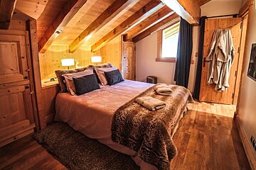 La Ferme de mon Grand-Pere Chalet, Meribel Centre double room
