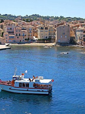 Saint Tropez to Baie des Canoubiers Boat Trip exterior