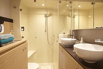 Catana Bali 4.3 13m 2017 Sailing Catamaran, Palma de Mallorca bathroom