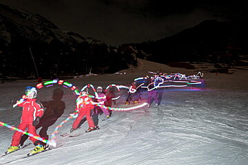Children's torchlit descent Val d'Isere