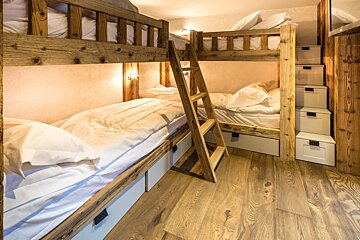 Kapa Chalet, Morzine bunk room