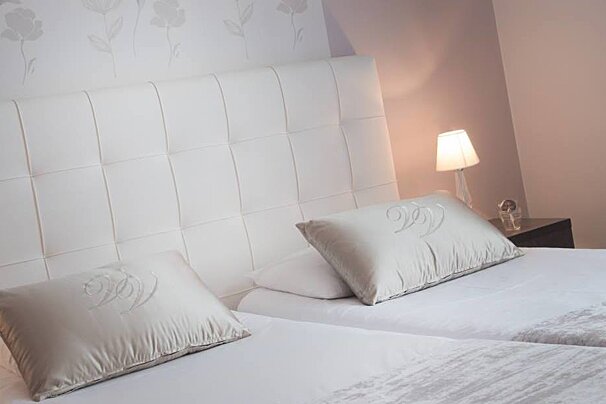 Villa Victoria Hotel, Nice Centre twin bedroom