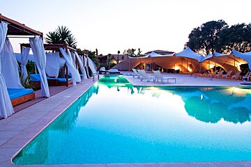 Can Jaume Hotel, Puig d'en Valls pool