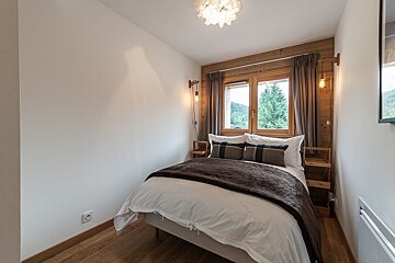 Florimont No.6 Apartment, Morzine double bedroom