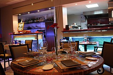 L'Amiral, Juan les Pins interior