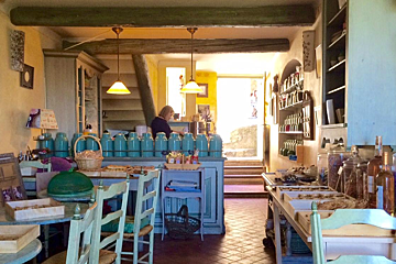 La Maison d'Eglantine Cafe, Seguret interior