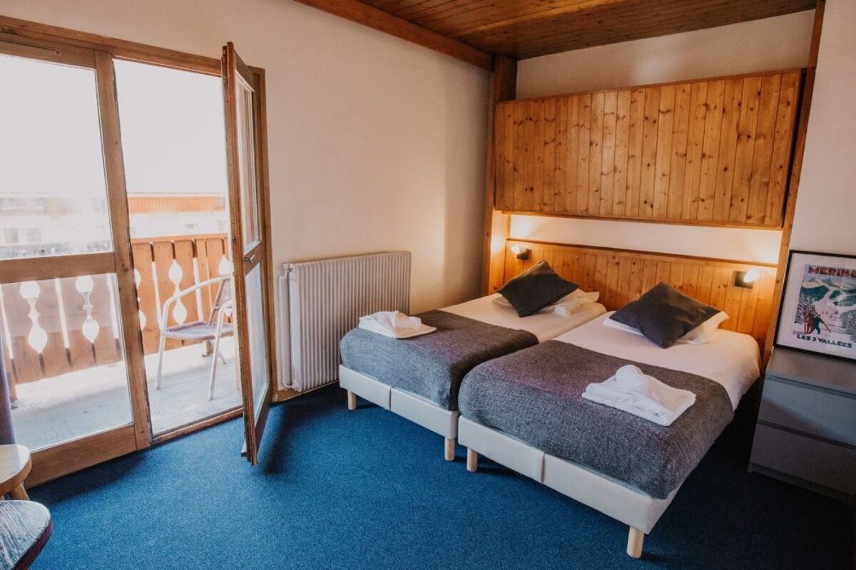 La Taverne Rooms - Hotel, Meribel Centre twin bedroom