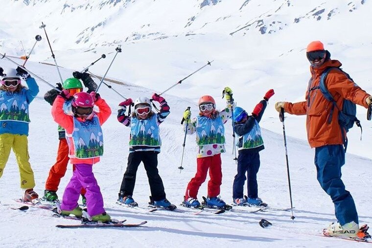 Ultimate Snowsports School Group Lessons, Tignes kids lessons