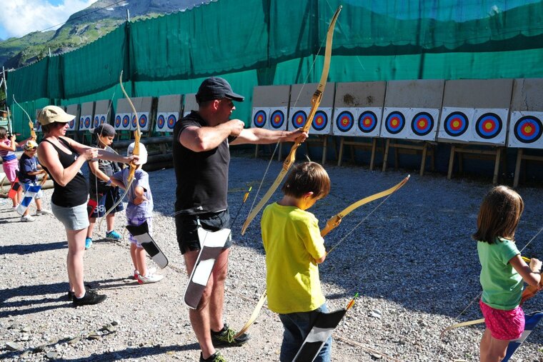 Archery practice in Avoriaz