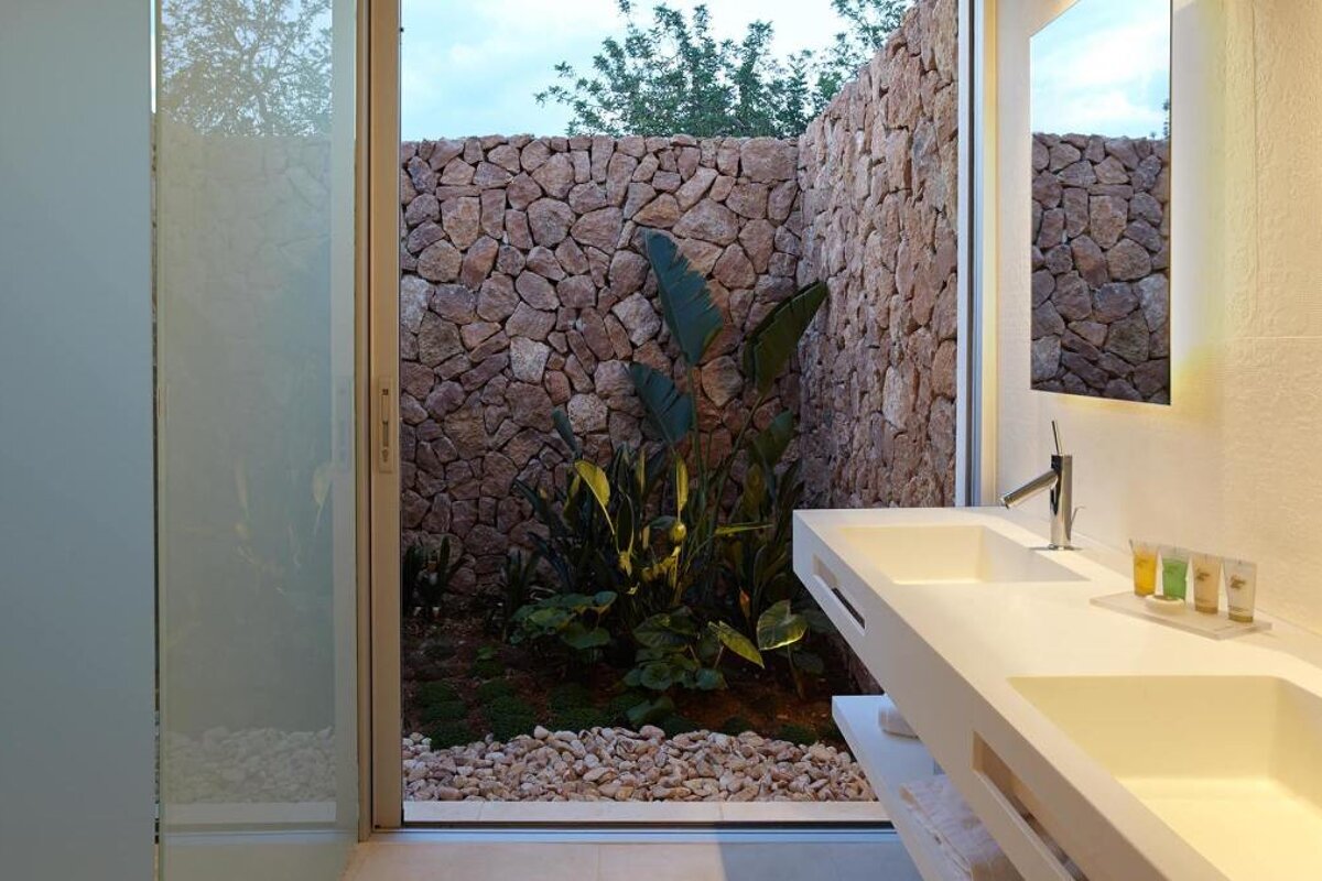 Ca Na Xica Boutique Hotel, San Miguel bathroom