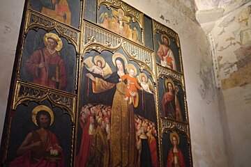 art int eh church in biot