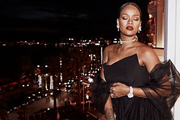 Rihanna arrives on La Croisette for the Chopard dinner