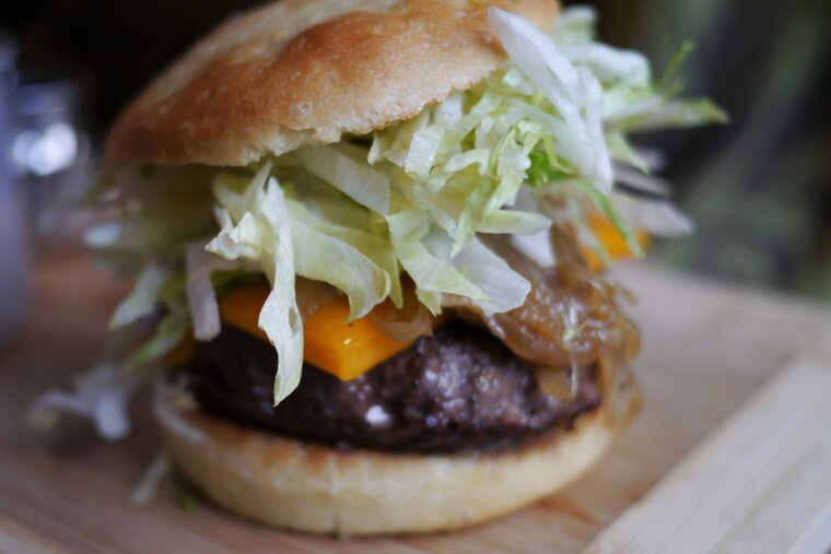 burger close up Bighorn Chamonix