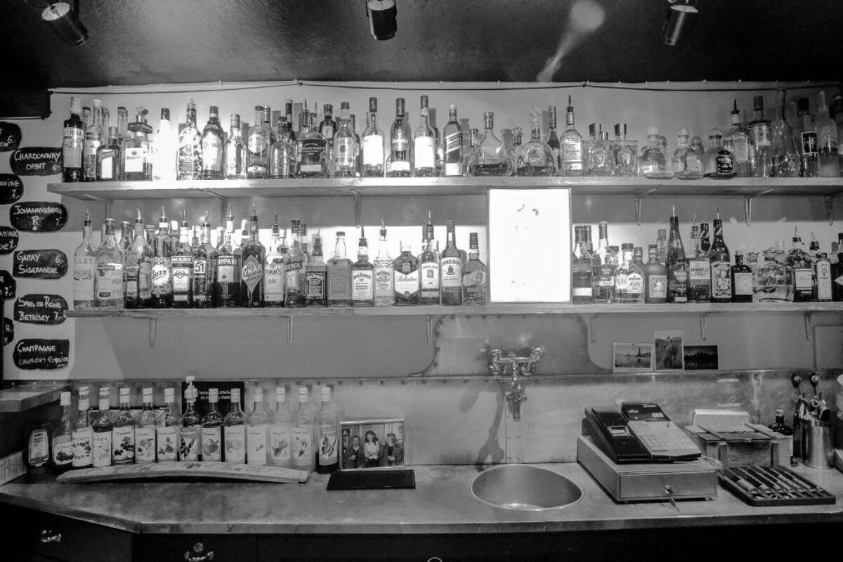 Crock No Name Bar, Verbier interior