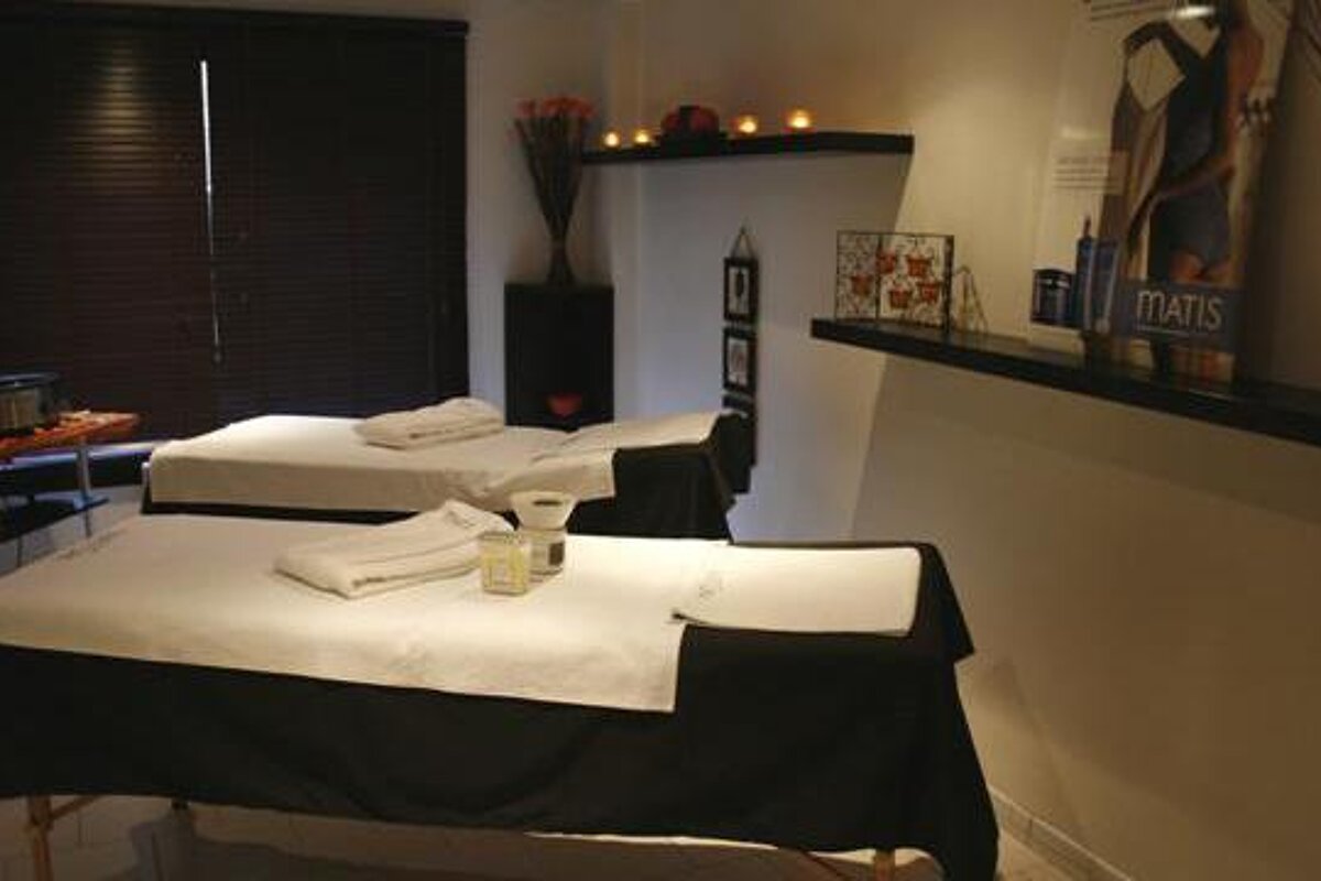 Melody Beauty Salon, Cannes treatment room