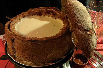 Chez Clarisse Restaurant, Arc 1800 style of cuisine