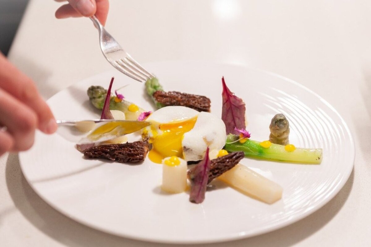 Eat at Michelin-starred restaurants in for free