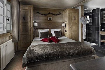 La Bouitte Hotel, St Martin de Belleville double bedroom