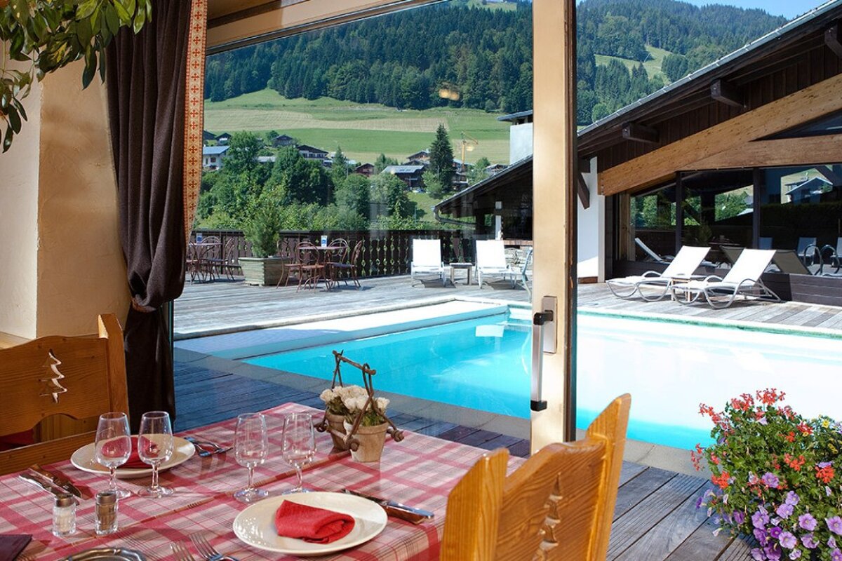 Le Petit Dru Restaurant, Morzine interior