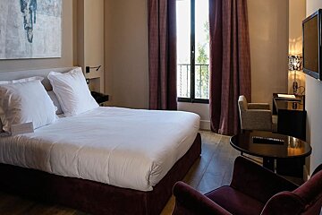 Les Lodges Sainte Victoire Hotel & Spa, Aix-en-Provence double bedroom