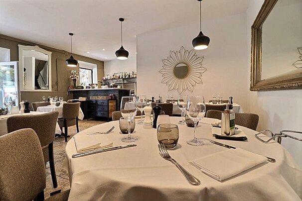 Aux Trois Etages Restaurant, Mougins interior
