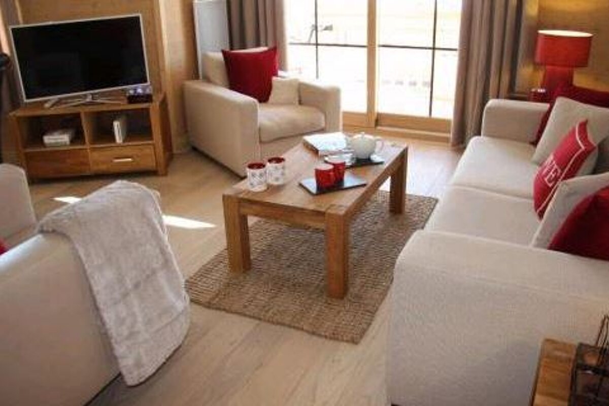 Bois de Venants Terrace Apartment, Morzine living-room