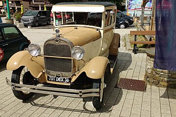 classic cars in 2 alpes Vintage Car Show