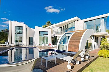 Savills Estate Agent, Saint-Tropez