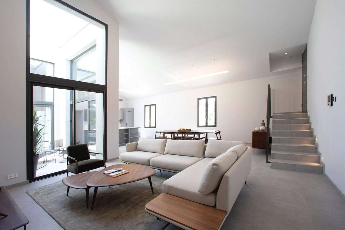 Savills Estate Agent, Saint-Tropez