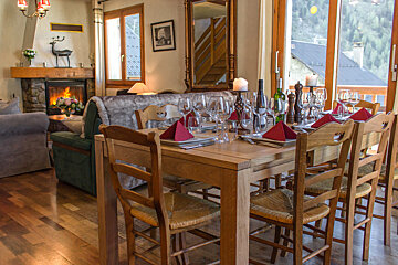 Lucette Chalet, Vaujany dining room