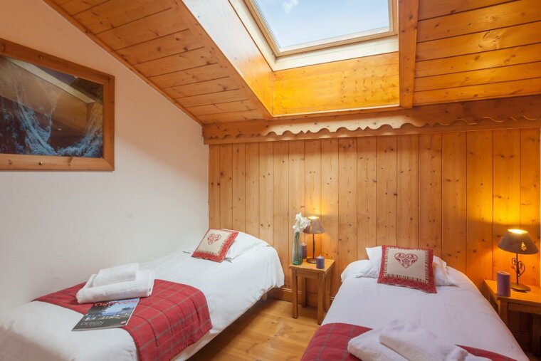 2 bed apartments - Les Alpages de Reberty Premium, Les Menuires twin bedroom