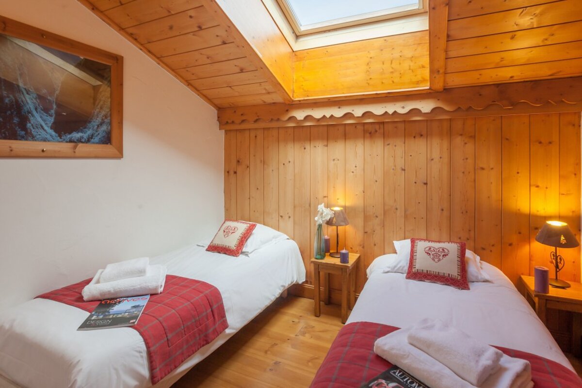 2 bed apartments - Les Alpages de Reberty Premium, Les Menuires twin bedroom