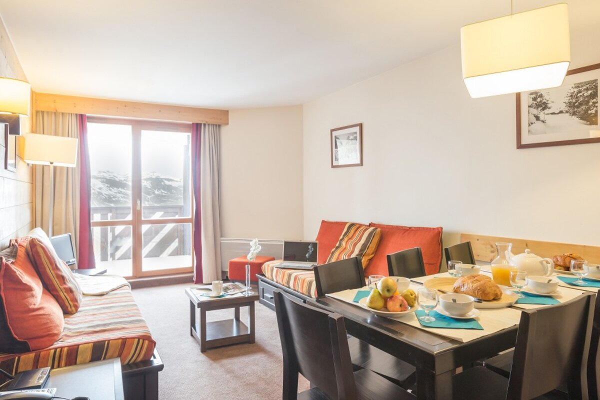 2 bed apartments - Residence Le Tikal, Val Thorens living room