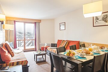 2 bed apartments - Residence Le Tikal, Val Thorens living room