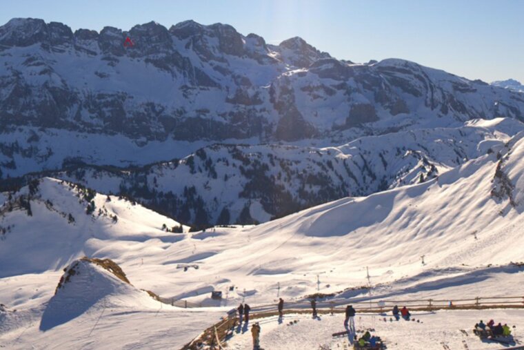 Blue Skies and Groomed Pistes , Morzine