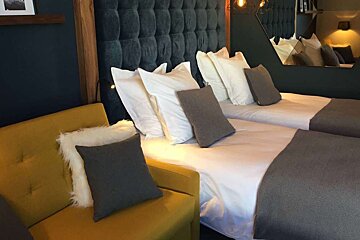 Fahrenheit Seven Hotel, Val Thorens twin bedroom