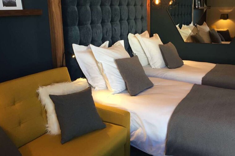 Fahrenheit Seven Hotel, Val Thorens twin bedroom