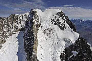 Large Serac Falls at the Grandes Jorasses in the Last 24 Hours