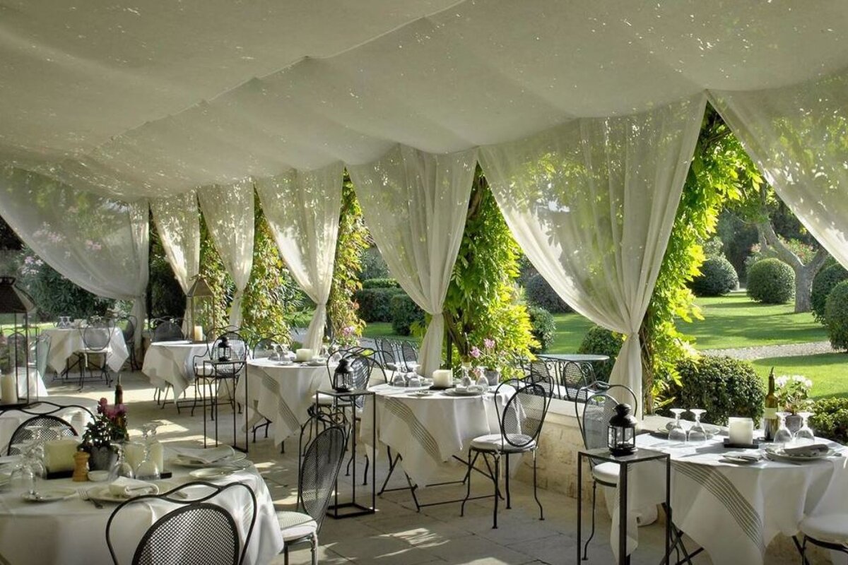 Le Mas de Peint Restaurant, Arles restaurant